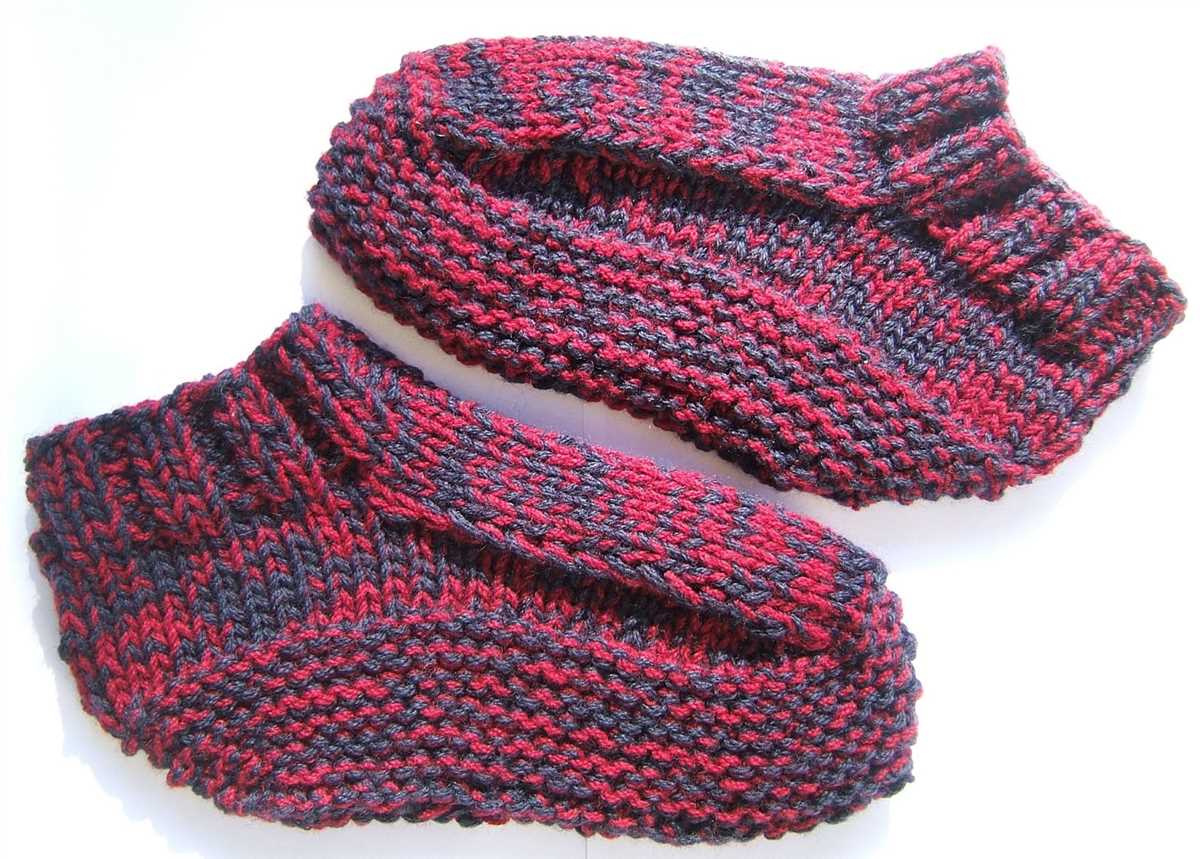 Knitted slippers with soles pattern