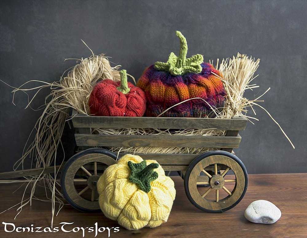 Cabled pumpkin knitting pattern