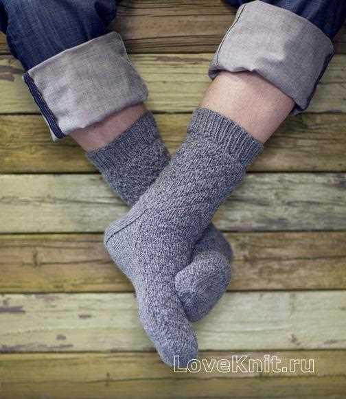 Mens wool socks knitting pattern