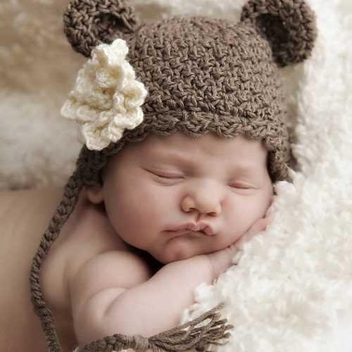 Newborn bear hat knitting pattern