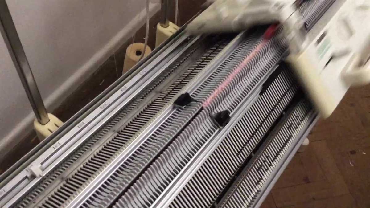 Electronic knitting machine patterns