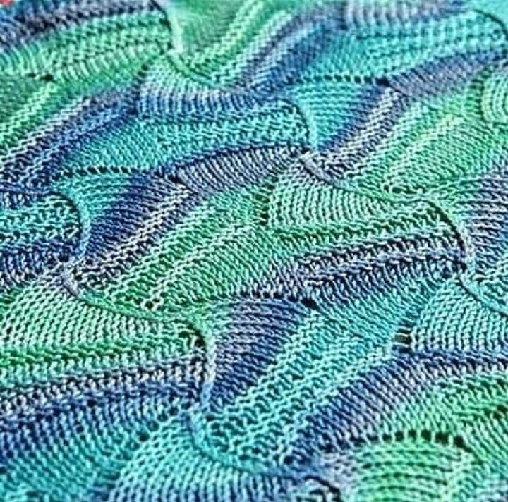 Print of the wave knitting pattern