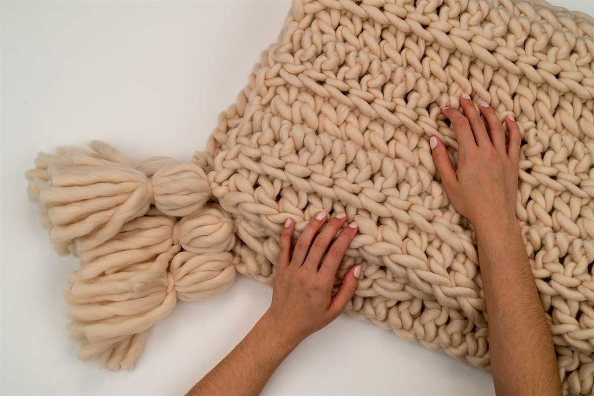Super chunky cable knit blanket pattern