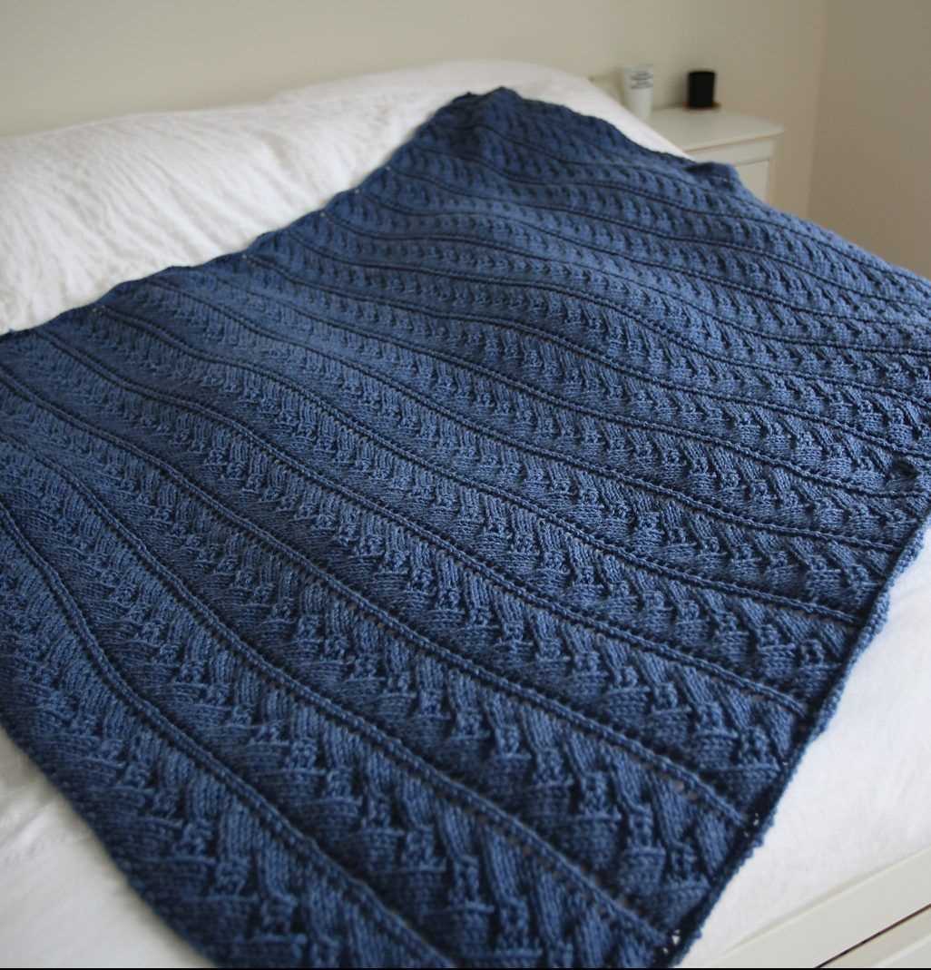 Free knitting pattern for bed throw