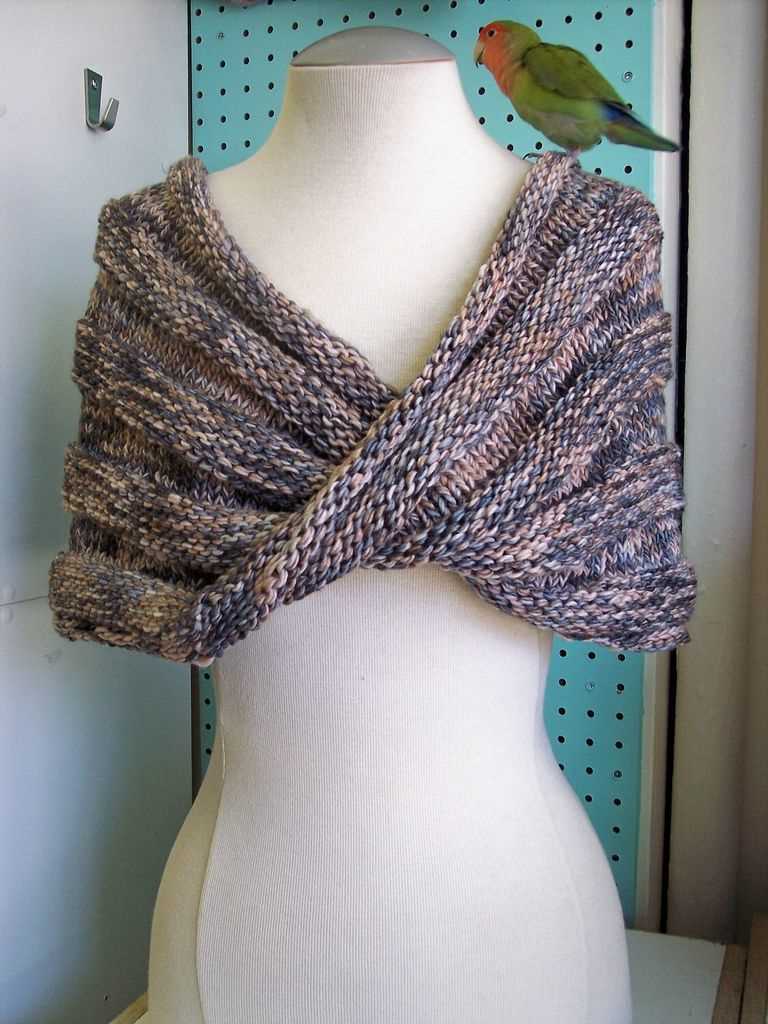 Easy knit capelet pattern