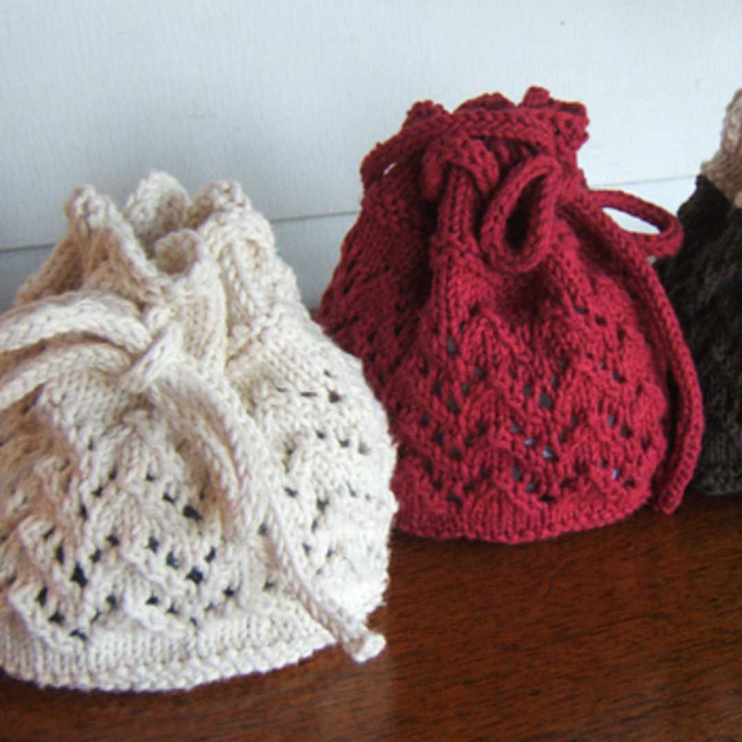 Free knitting pattern for small drawstring bag