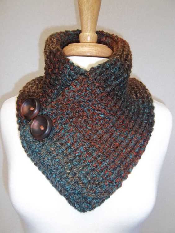 Knitting pattern for a cowl neck warmer