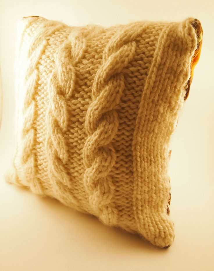 Chunky knit throw pillow pattern