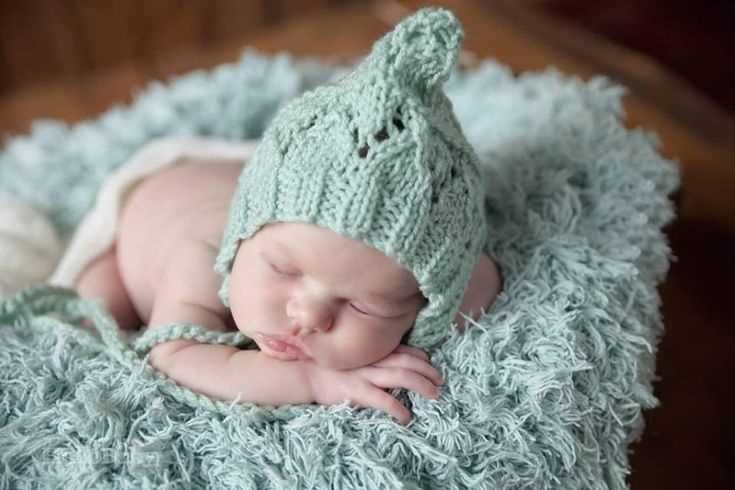 Easy newborn hat knitting pattern
