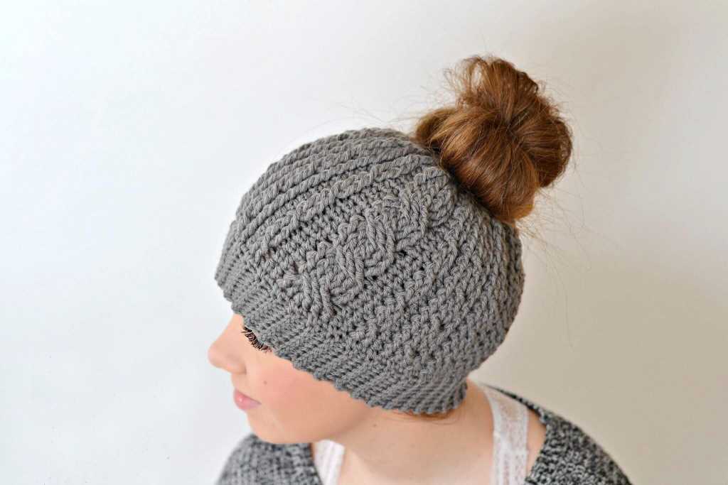 Messy bun hat free knitting pattern