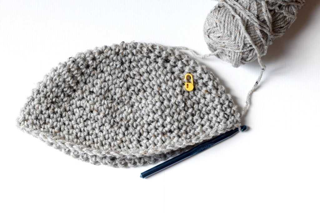 Button tab knit hat pattern