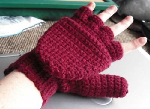 Free knitting pattern for fingerless gloves with mitten flap