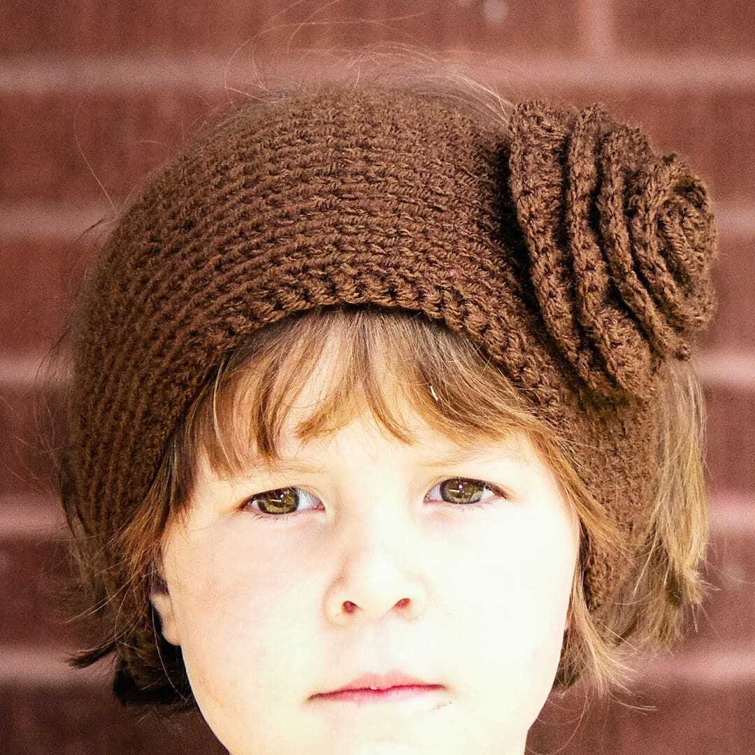 Free knit headband pattern with flower