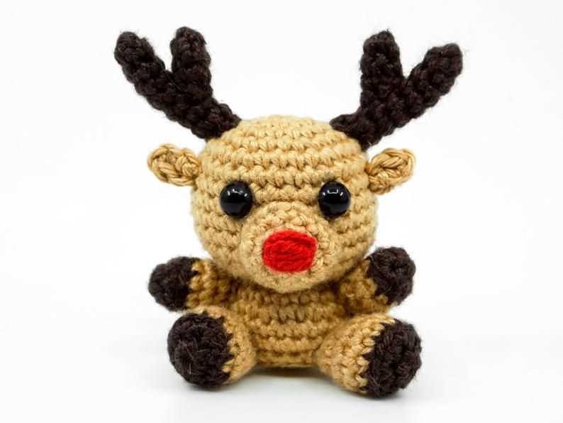 Mini reindeer knitting pattern