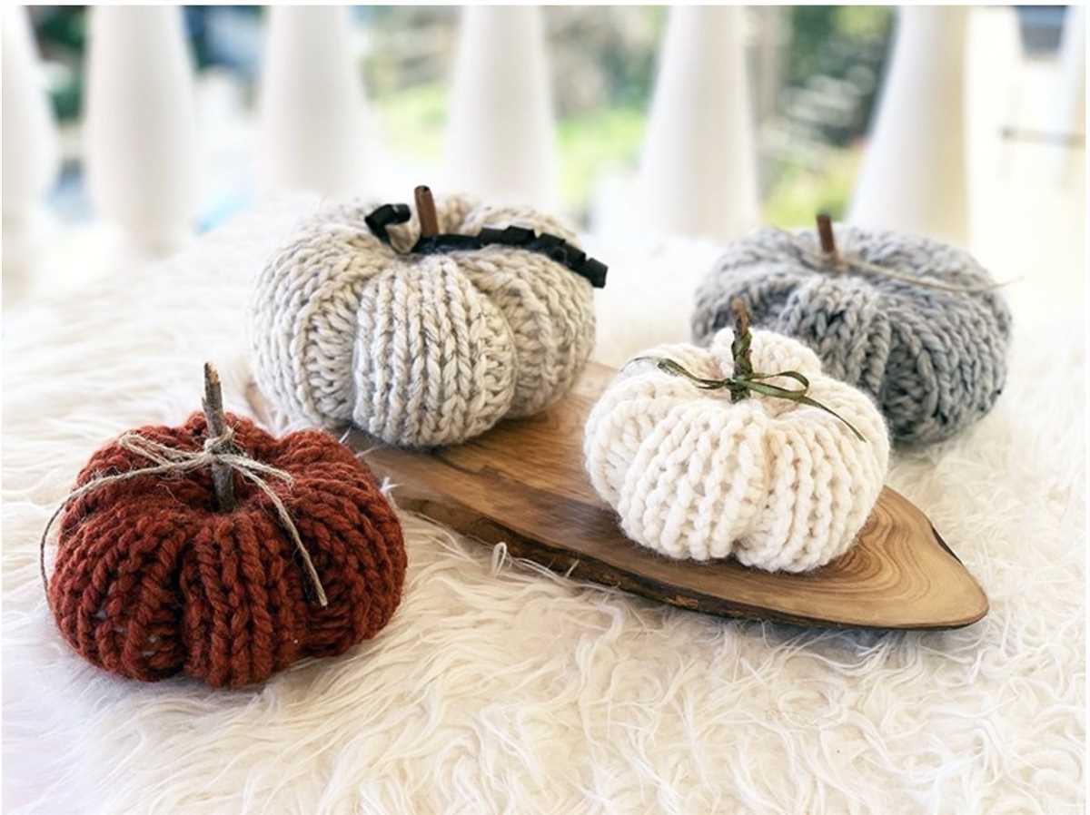 Knit a pumpkin pattern