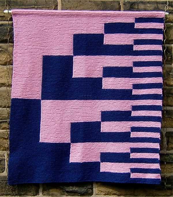 Loopy knitting pattern