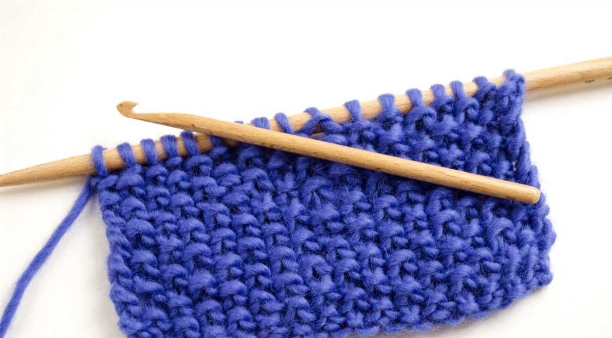 Knitting stitch with offset pattern