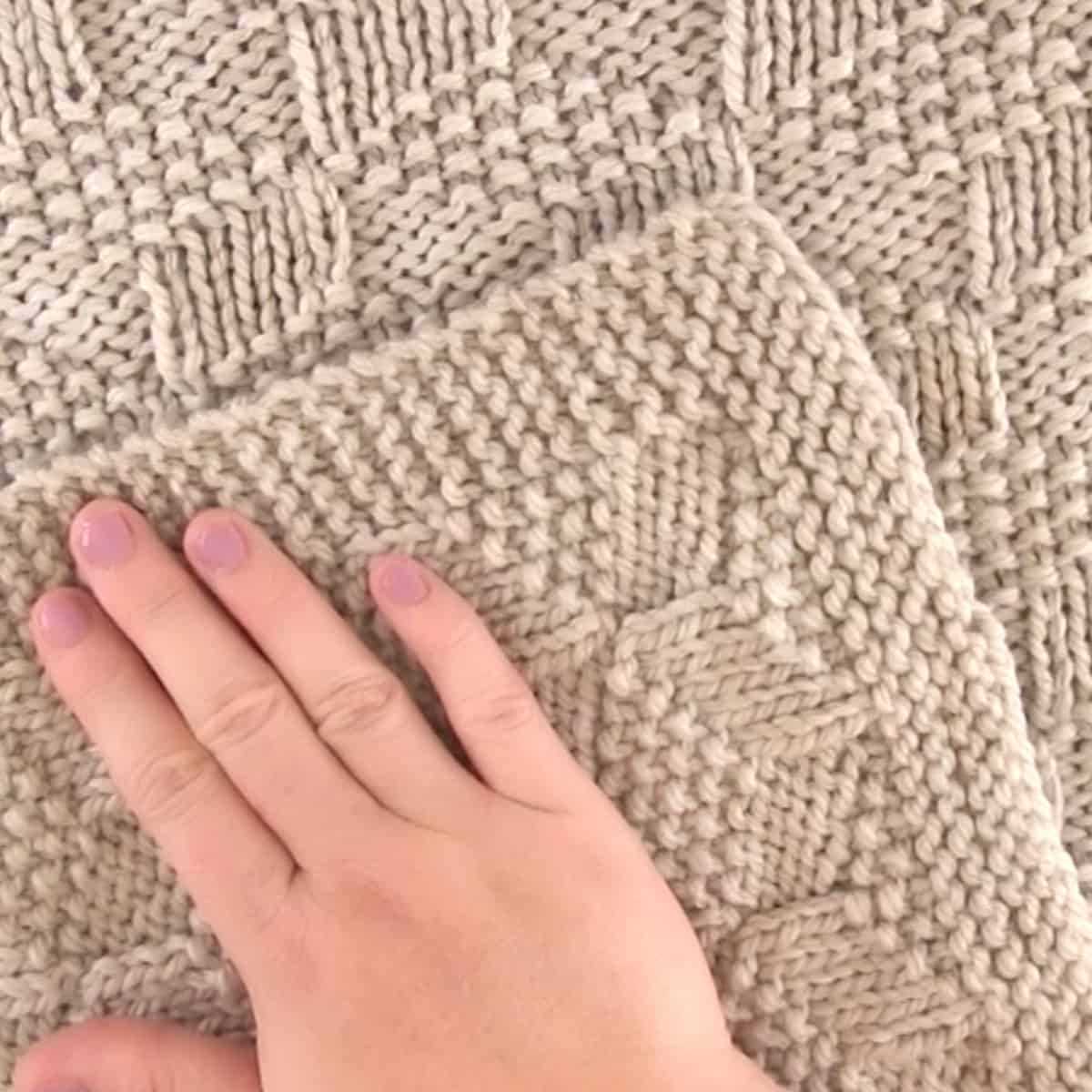 Free tumbling blocks knitting pattern