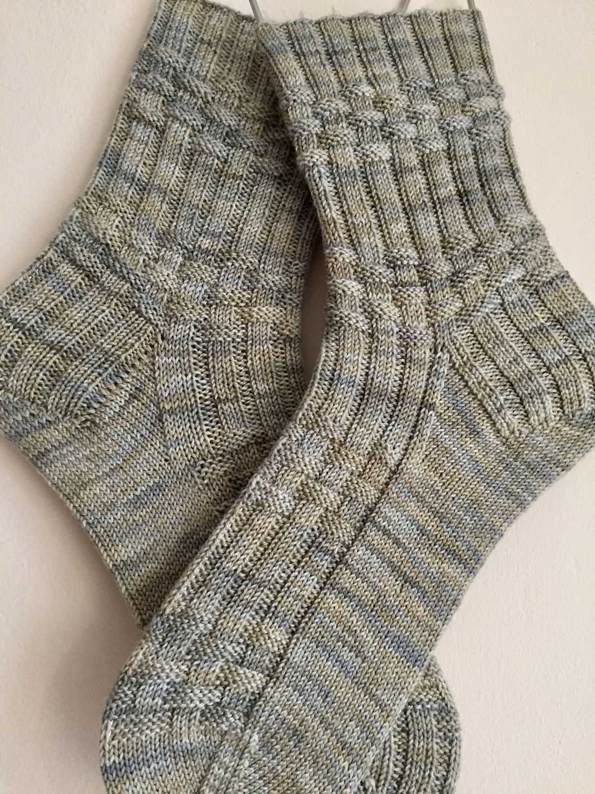 Get Started with Sock Knitting - Simple Patterns for Beginners Sock knitting pattern beginner
