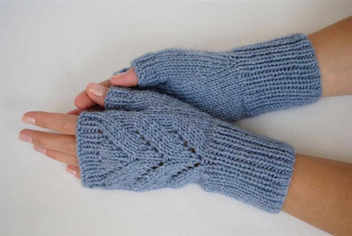 Knitting pattern fingerless mittens