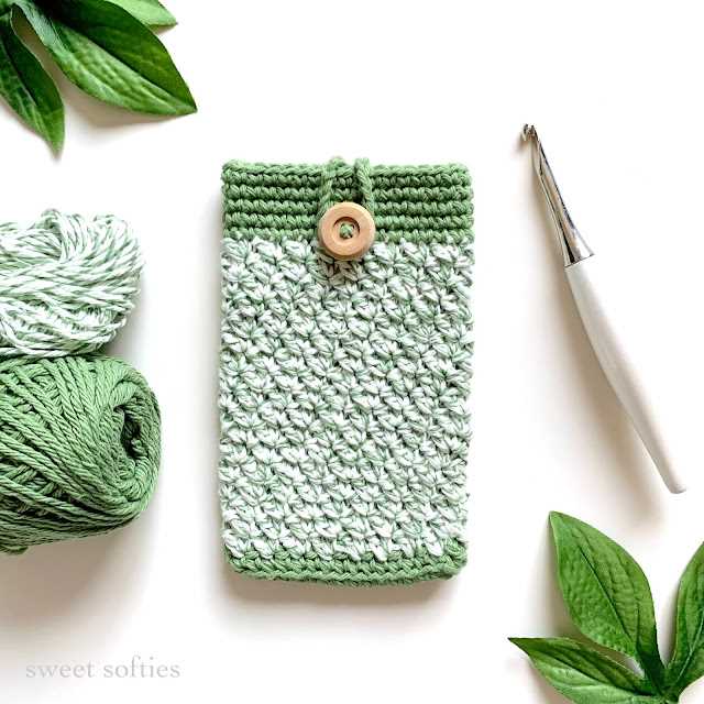 Knitted phone pouch pattern