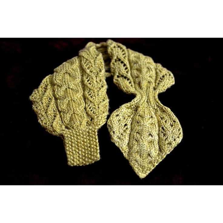 Lace keyhole scarf knitting pattern