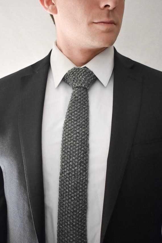 Knit necktie pattern