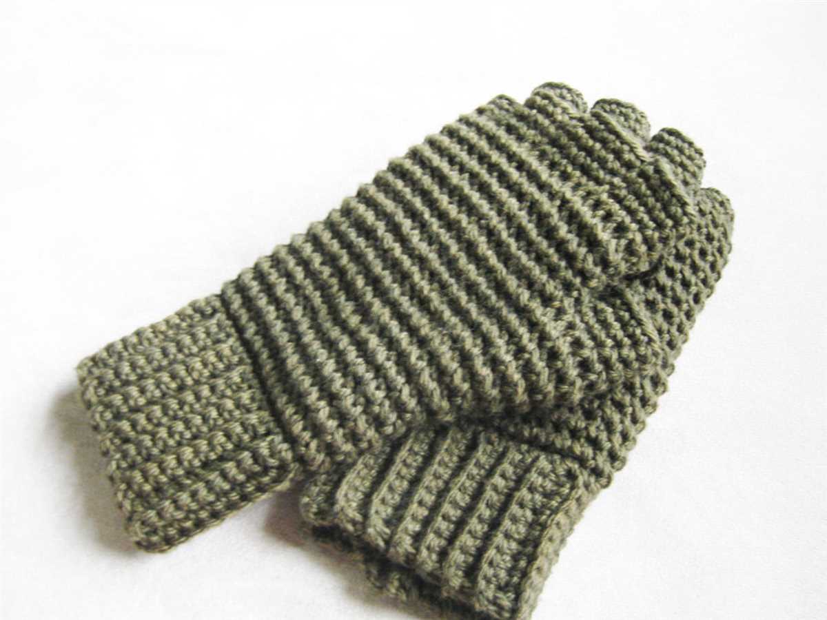 Step-by-step instructions for knitting stylish fingerless mittens for men, absolutely free! Free knitting pattern for mens fingerless mittens