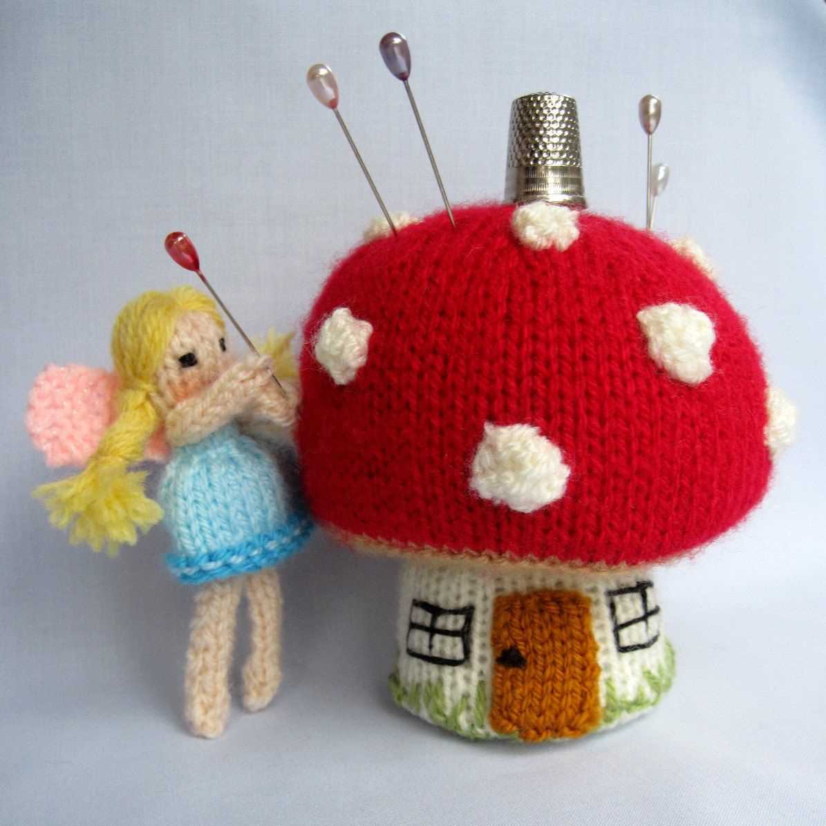 Create Your Own Adorable Knitted Toadstool with This Pattern Knitted toadstool pattern