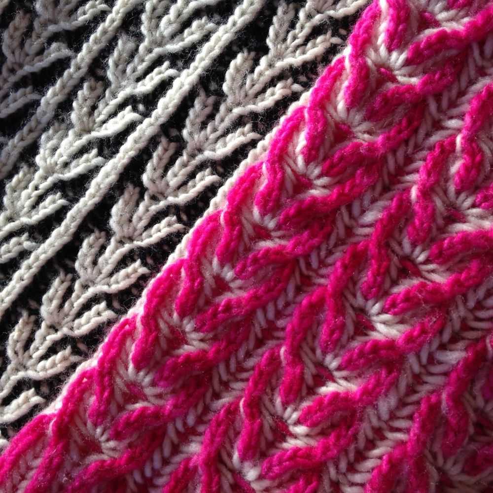 Two color knitting patterns scarf
