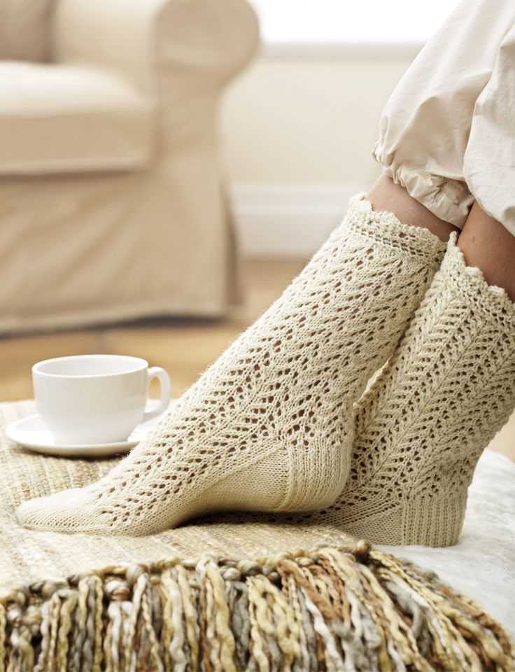 Lace socks knitting pattern free