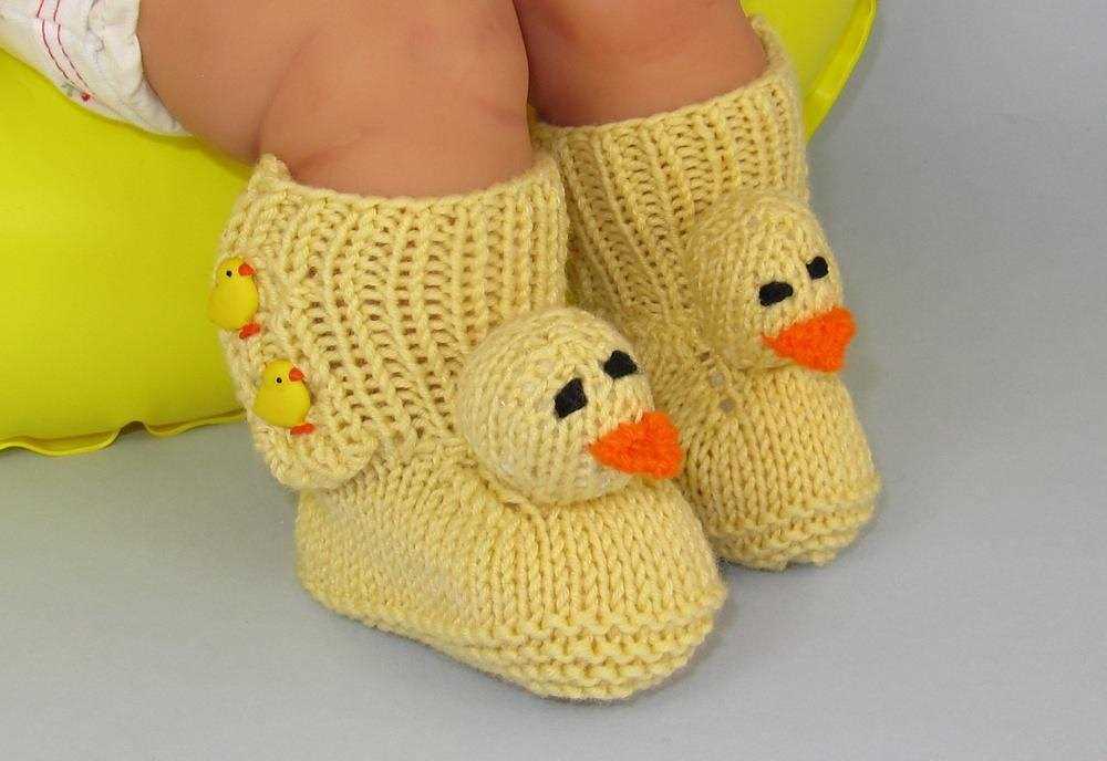 Free knitted baby booties pattern