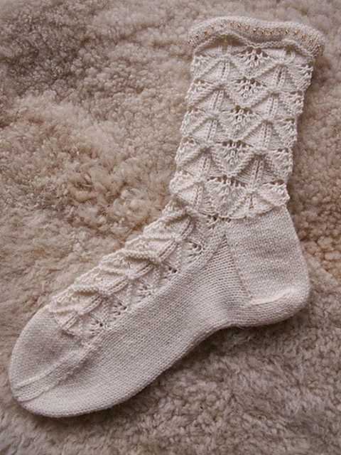Lace socks knitting pattern free