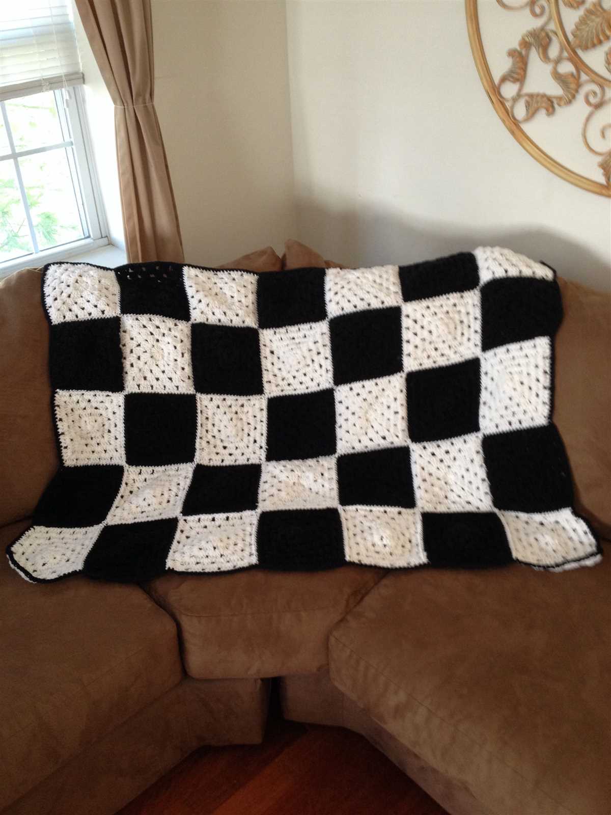 Checkerboard knitted blanket pattern