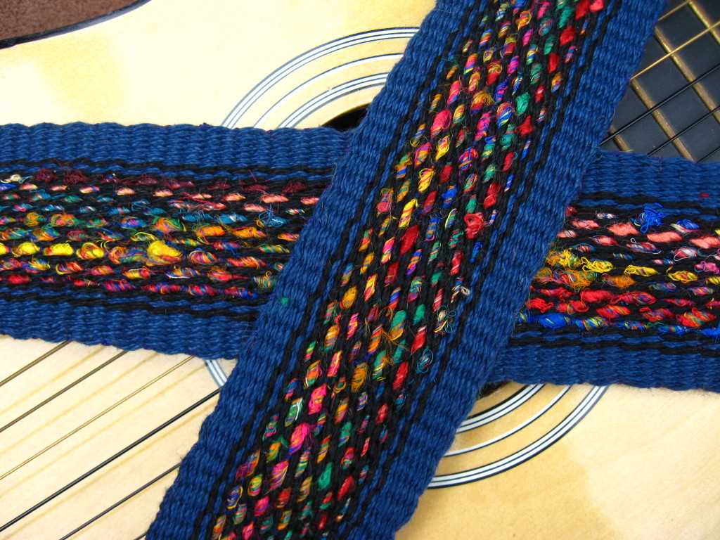 Knitted guitar strap pattern
