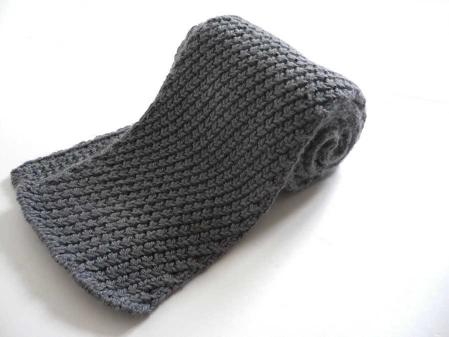 Knitted men's scarf free pattern