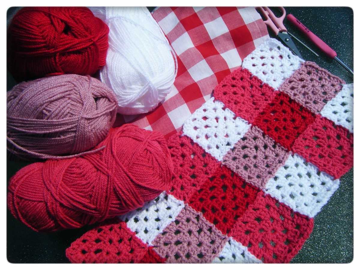 Knitted gingham blanket pattern