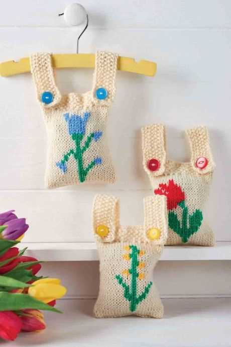 Knitted lavender bags free pattern