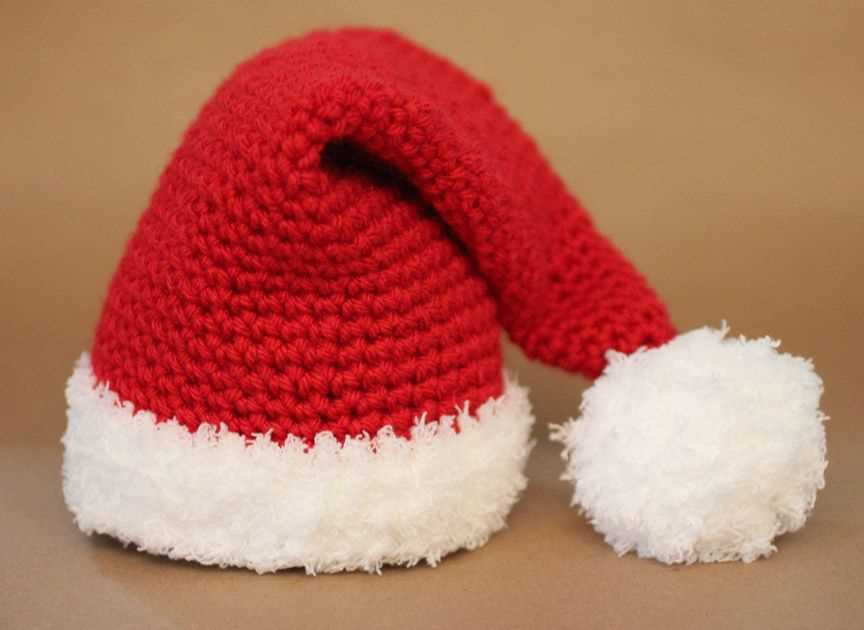 Pattern knitted santa hat