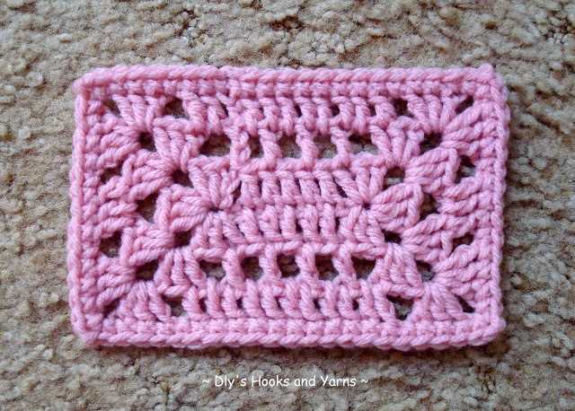 Open mesh knitting pattern