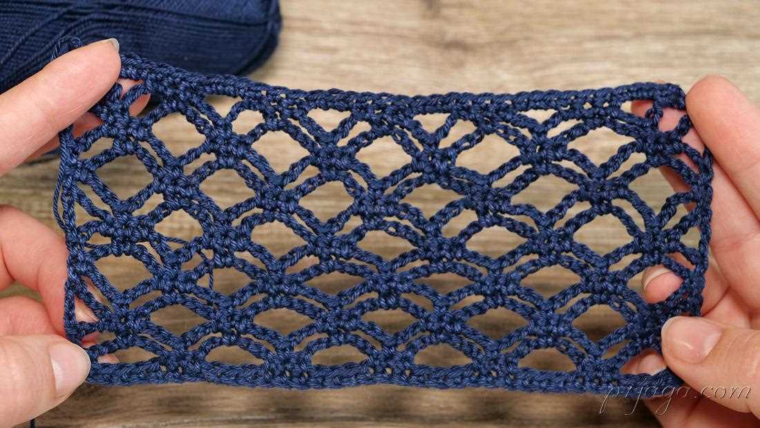 Open mesh knitting pattern