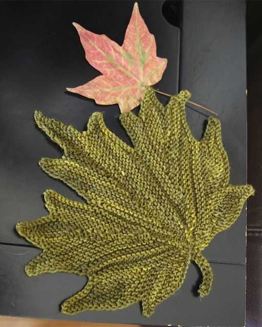 Knitted maple leaf pattern