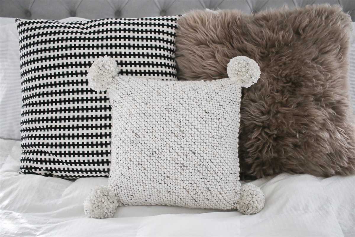 Free knitting patterns for throws and cushions
