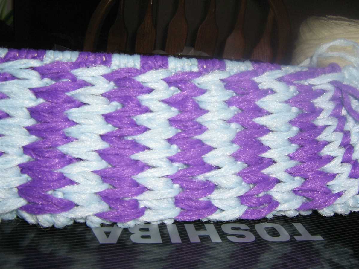 Pattern for knitted slippers from phentex