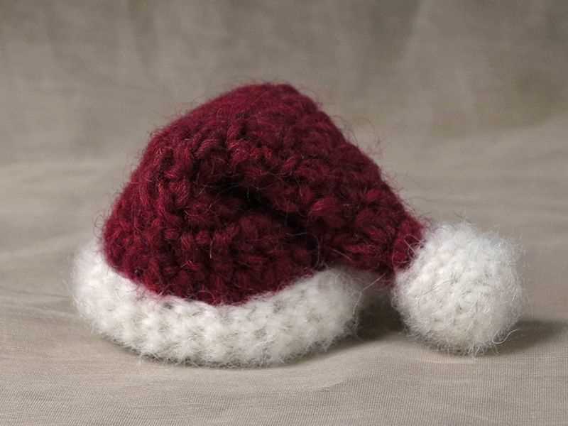 Pattern for knitted santa hat