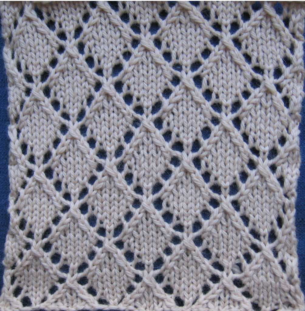 Lace diamond knitting pattern