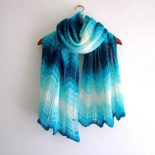Gradient scarf knitting pattern