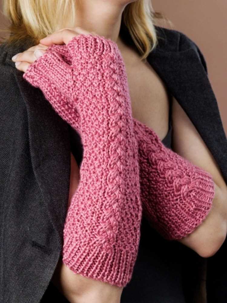 Cable fingerless gloves knitting pattern