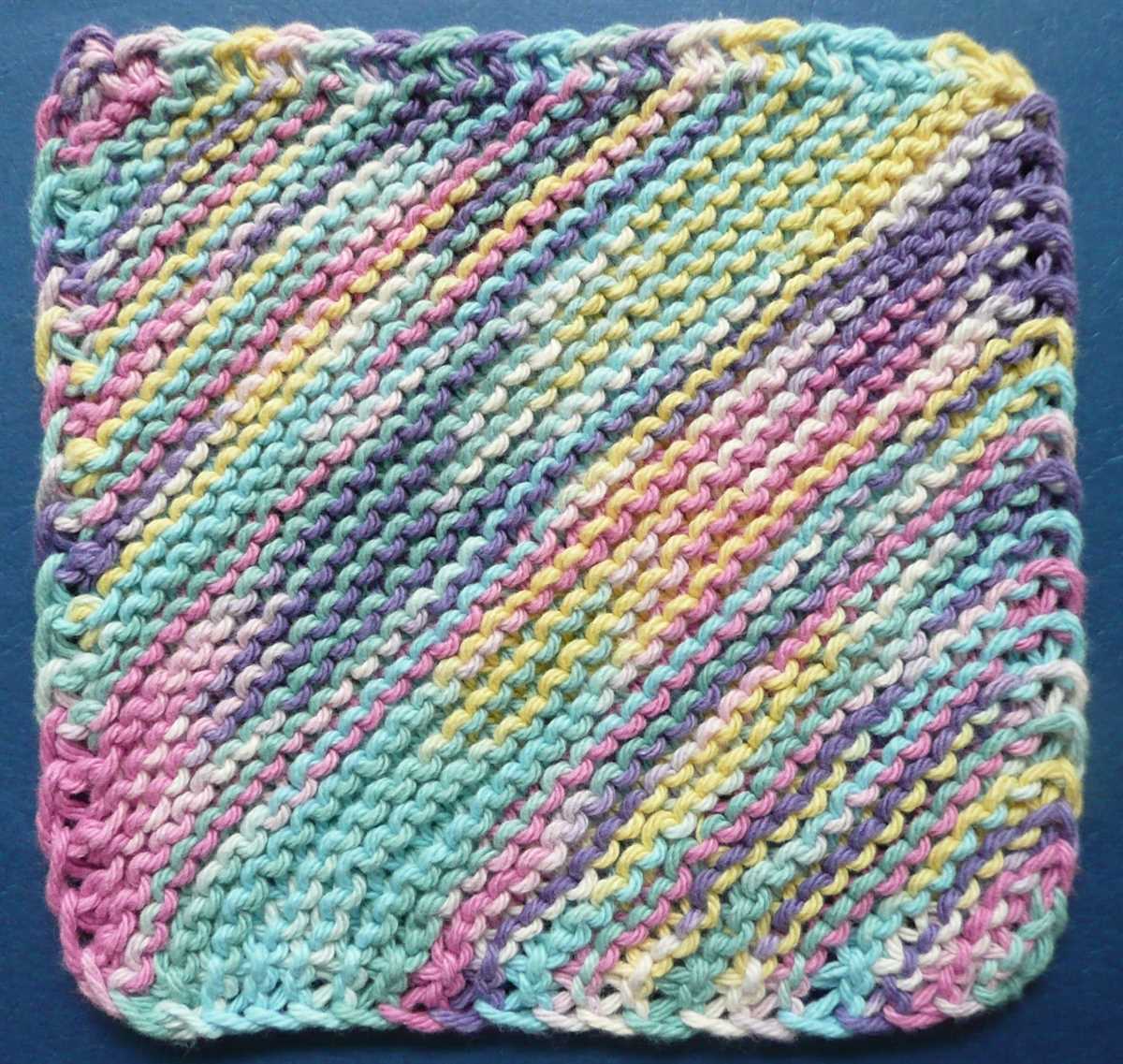 Corner to corner knitted dishcloth pattern