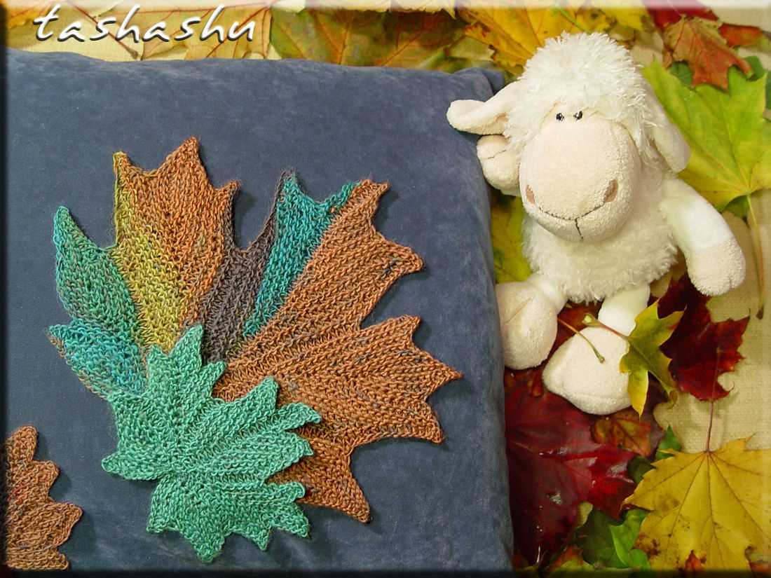 Knitted maple leaf pattern